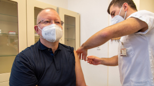 V olomoucké fakultní nemocnici začalo očkování zdravotníků