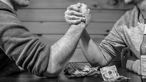 Hádka dvou cizinců v Hranicích skončila smrtí