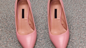 V podmínce ukradla dvě pravé boty, hrozí jí vězení