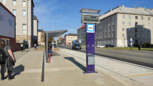 Město dokončilo opravu několika zastávek MHD