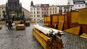 Olomoucké centrum už se chystá na Vánoční trhy