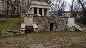 Kryptu Jihoslovanského mauzolea čeká oprava, město žádá o dotaci