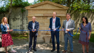 Historický portál s pitnou vodou v areálu nemocnice obnoven