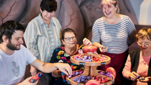 Senioři si v Pevnosti poznání vyzkouší virtuální realitu