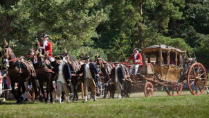 Mistři kočárů mají sraz na zámku v Čechách