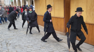 Švihlým pochodem proti zapšklým