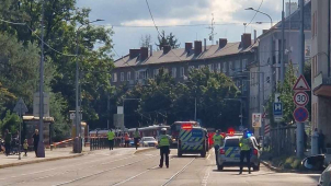 Řidič tramvaje čelí obvinění, že zavinil smrt stařenky