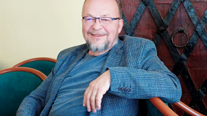 První polistopadový tajemník: Za svá práva se musí města se státem rvát!