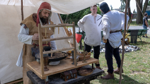 Hrad Šternberk oživí středověká řemesla a rozkvete květinami