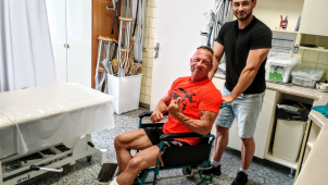 Cestu do Ameriky komplikují kulturistovi utržené šlachy