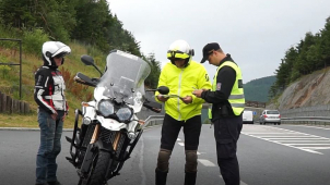 Policisté chytali motorkáře na Červenohorském sedle