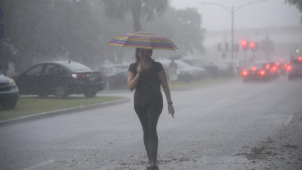 Kraj se chystá na silné bouřky a vítr až 100 km/h