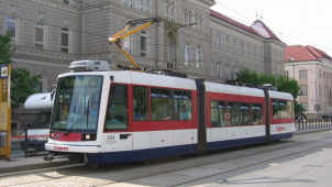 Na Novou ulici se měsíc nepodíváte tramvají