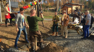 V zoo se u sázení stromků zpívala hymna, poslechněte si ji