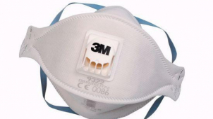 Začala distribuce ochranných pomůcek pro lékaře