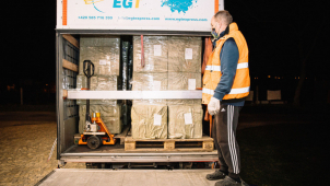 Do Olomouce v noci dorazily respirátory objednané městem