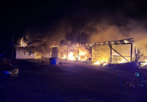 Plameny zachvátily stodolu i část rodinného domu