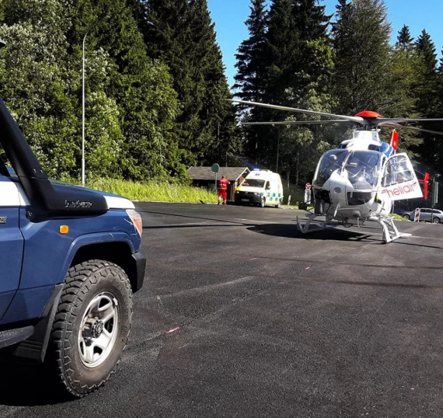 Čtrnáctiletý cyklista se zranil. Přiletěl pro něj vrtulník