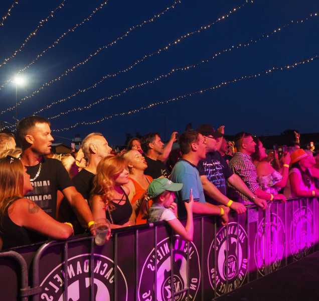 David Koller rozezpíval Vinaře na Šantovce! Podívejte se na fotky