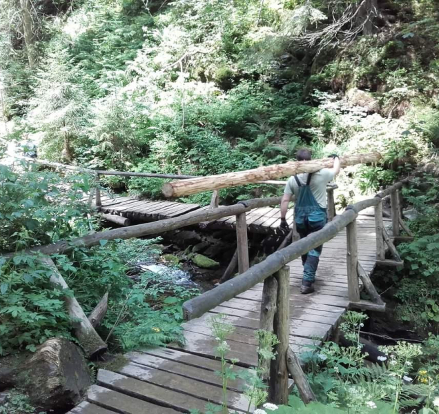 Stezka kolem Bílé Opavy prochází opravou, ale je přístupná