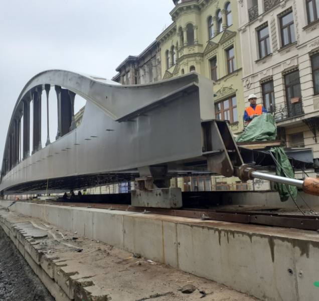 Rejnok v Olomouci se dal dnes v poledne do pohybu