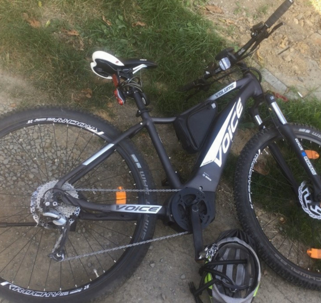 Senior na elektrokole skončil s krvavými šrámy