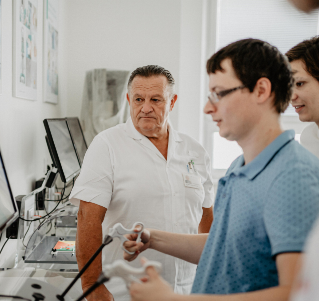 Čestmír Neoral: Nedostatek lékařů musíme začít řešit