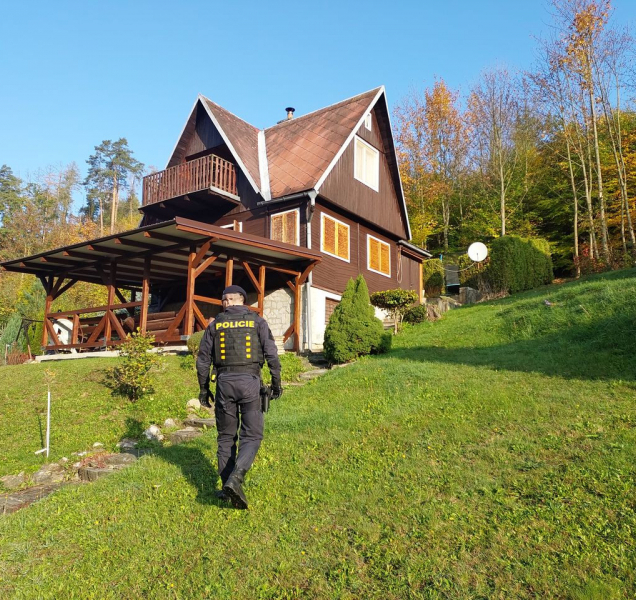 Jak zabezpečit chatu na zimu? Policisté radí