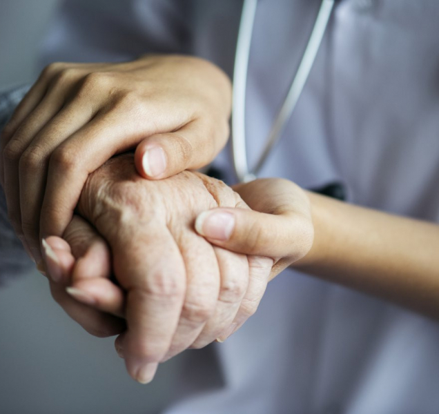 Poslední okamžiky s rodinou. Pomoc i pro domácí paliativní péči