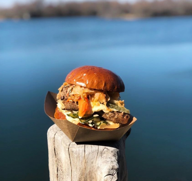 Burgery ze všech koutů světa od zítřka na Poděbradech