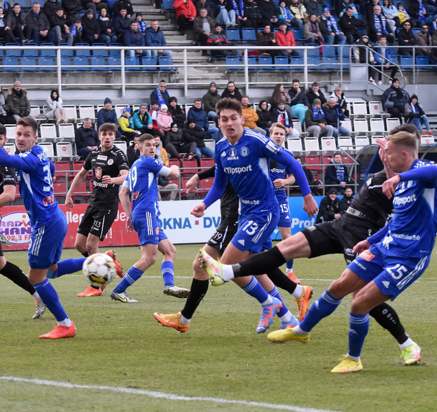 Fotbalisté SK Sigma Hradec doma nezvládli