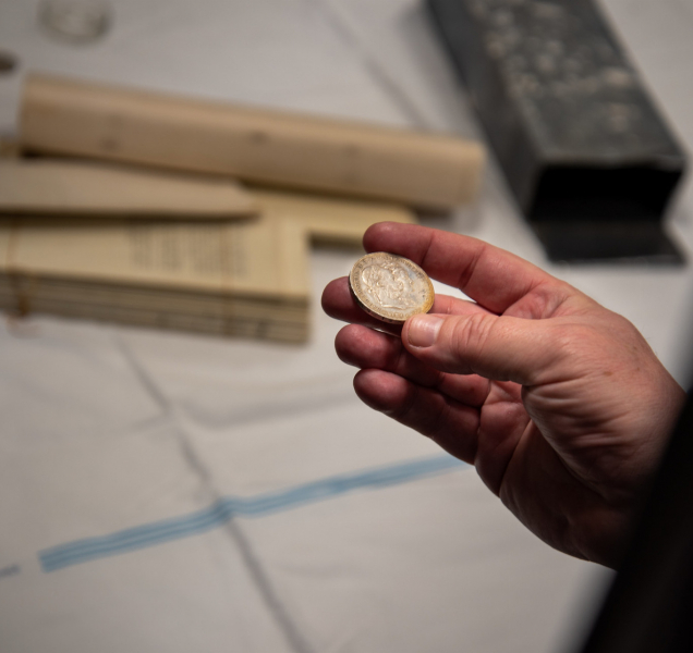 Za císařovou pamětní deskou byl ukrytý vzkaz z 19. století