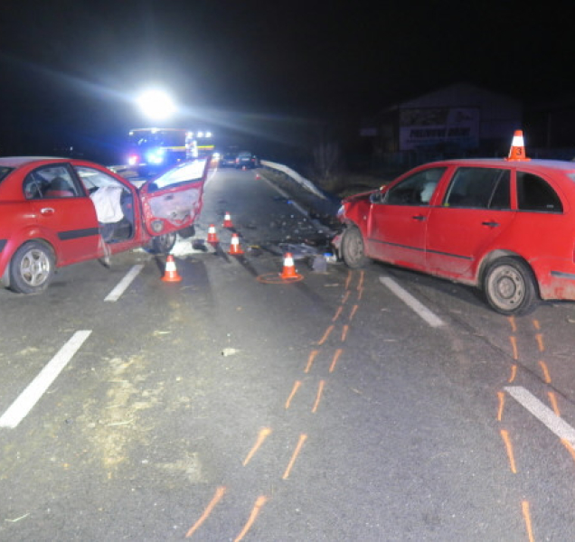 Posádka bouraného auta se nepostarala o dítě, to smetl další vůz