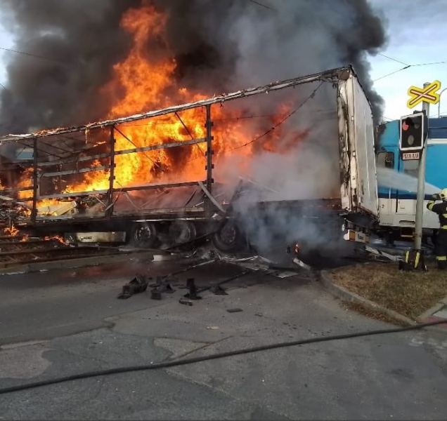 Případ srážky a požáru na vlakovém přejezdu posílají kriminalisté k soudu