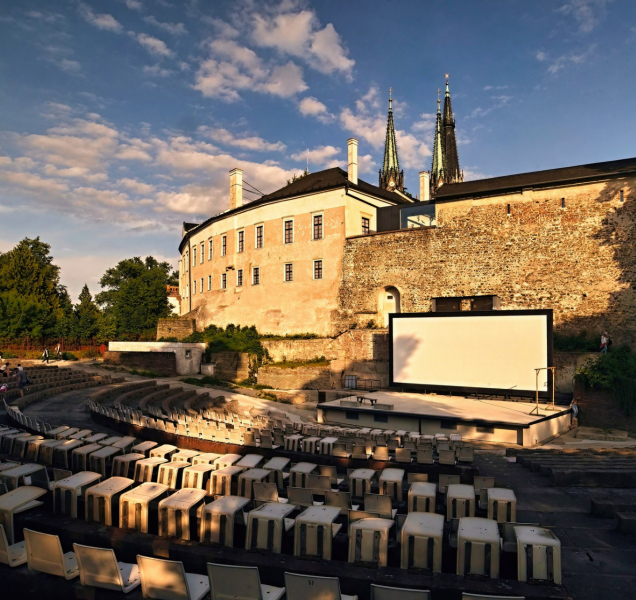 Letní kino v ohrožení: spory dočasně zastavily promítání. Nakonec přišla dohoda