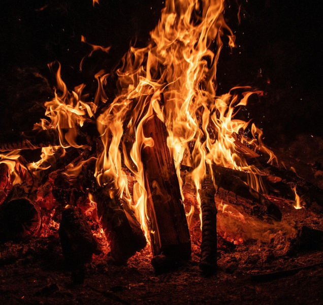 Muž se těžce popálil střelným prachem