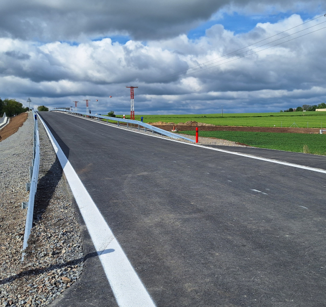 D35 u Olomouce se otevírá, tranzitní doprava míří mimo Globus