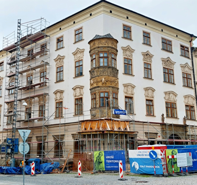 Hauenschildův palác aneb Příběh kaviárového socialismu z pera radnice