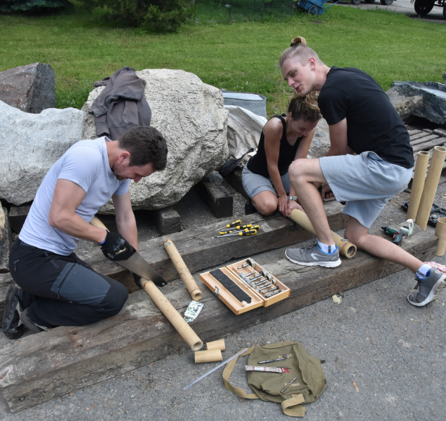 V olomoucké ZOO vyráběli hračky pro zvířata