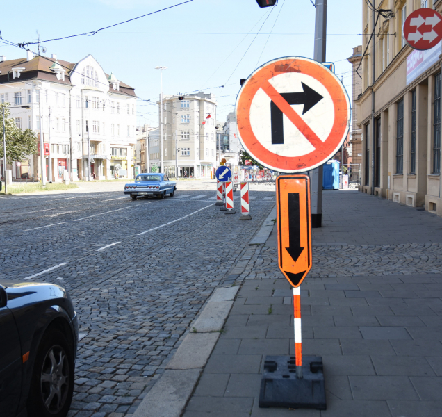 Pozor! Na Náměstí hrdinů je omezený provoz