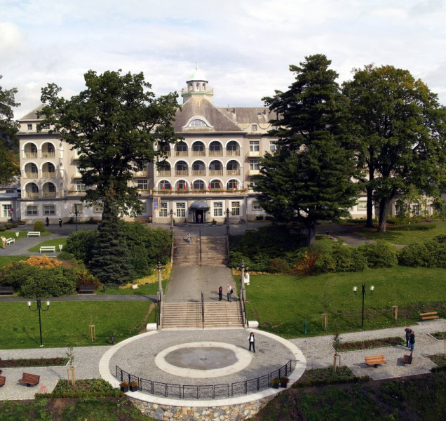 Hejtman, senátor a starostka chtějí měnit zákon o poplatcích