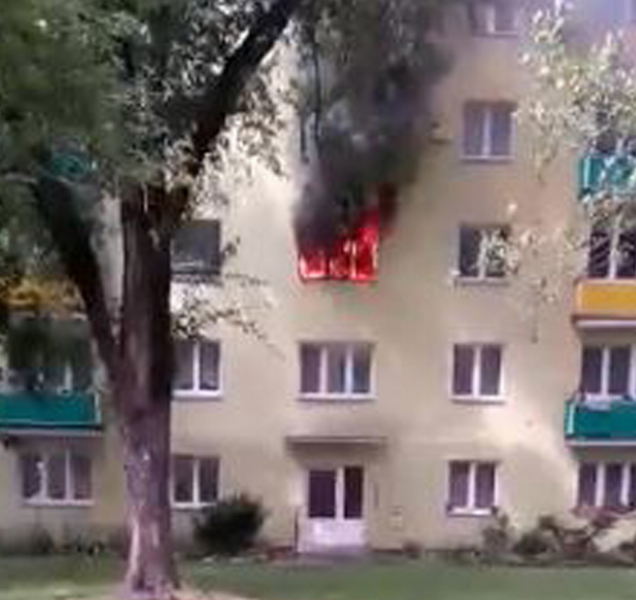 Požár paneláku v Přerově: Drsná evakuace lidí!