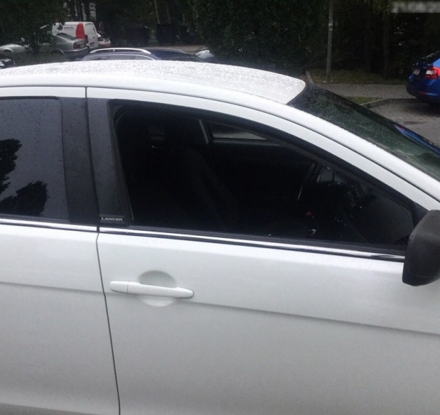 Další případy opuštěných vozidel s otevřenými okny v Olomouci