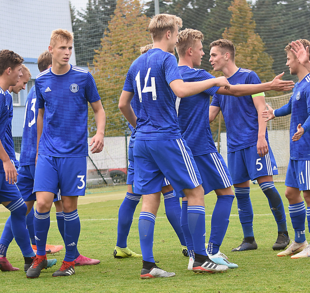 Devatenáctka SK Sigma se drží dál na čele