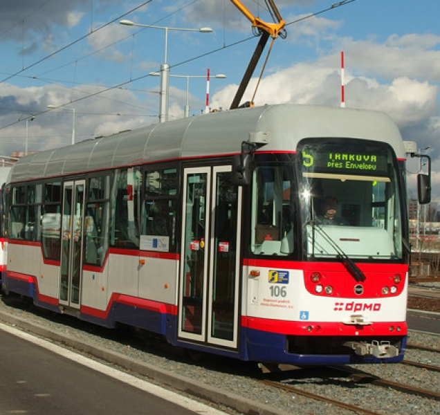 Základní jízdné v Olomouci zdraží, za roční kupón lidé ušetří
