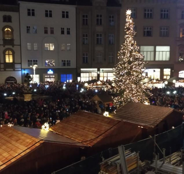 Křovínek rozsvítil olomoucké Horní náměstí