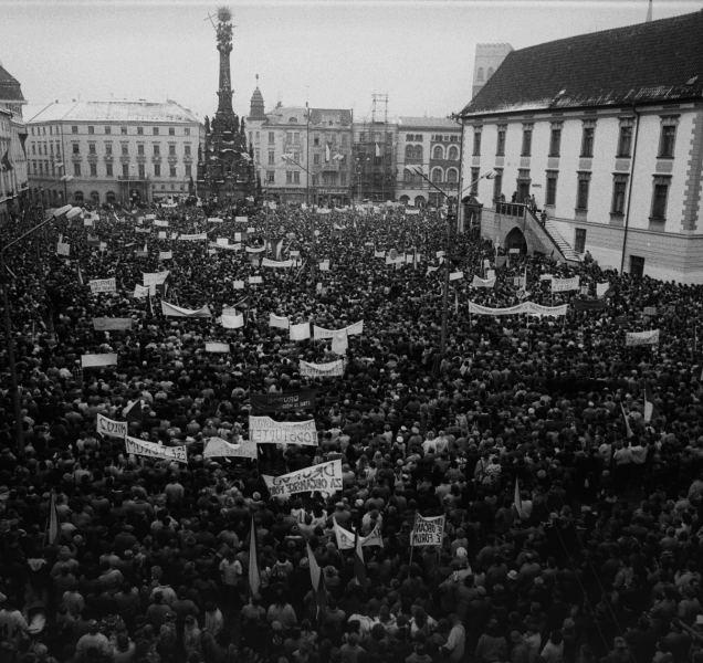 Klíčové události listopadu 1989 v Olomouci