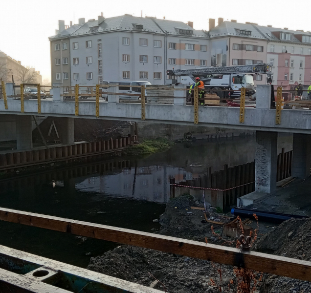 Most v Komenského půjde 18. prosince do zkušebního provozu