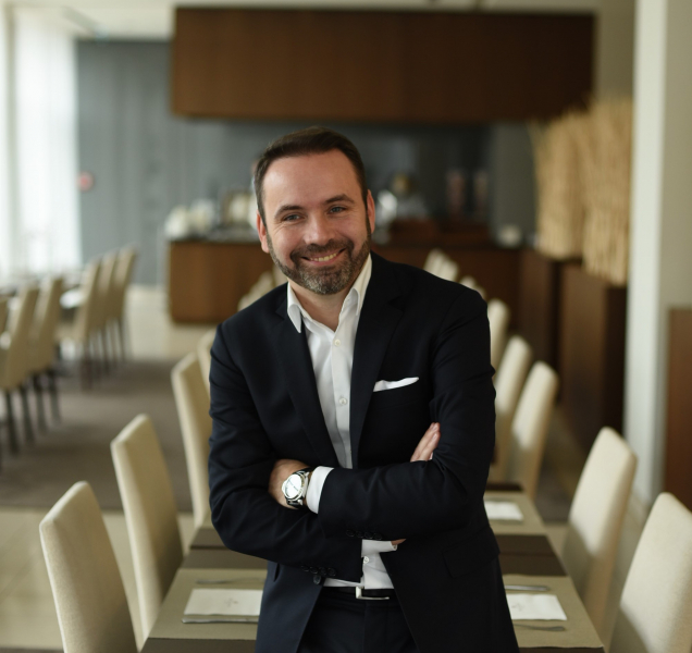 Hoteliér Tomáš Rousek: Mrzí mě, že olomoucké náměstí málo žije