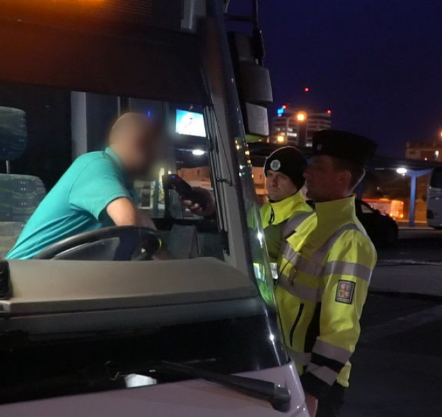 Policisté v Olomouci kontrolovali řidiče autobusů